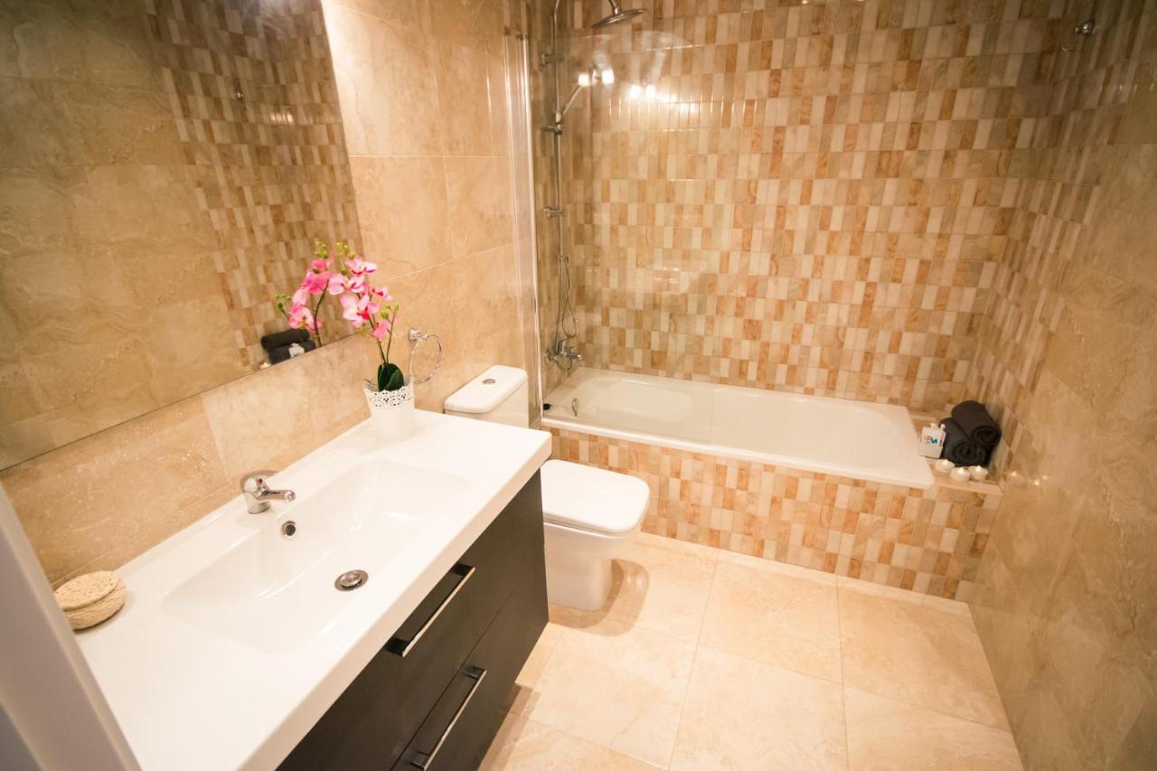 Holidays2Malaga Heredia 3 Bedroom Opposite Malaga Port ภายนอก รูปภาพ